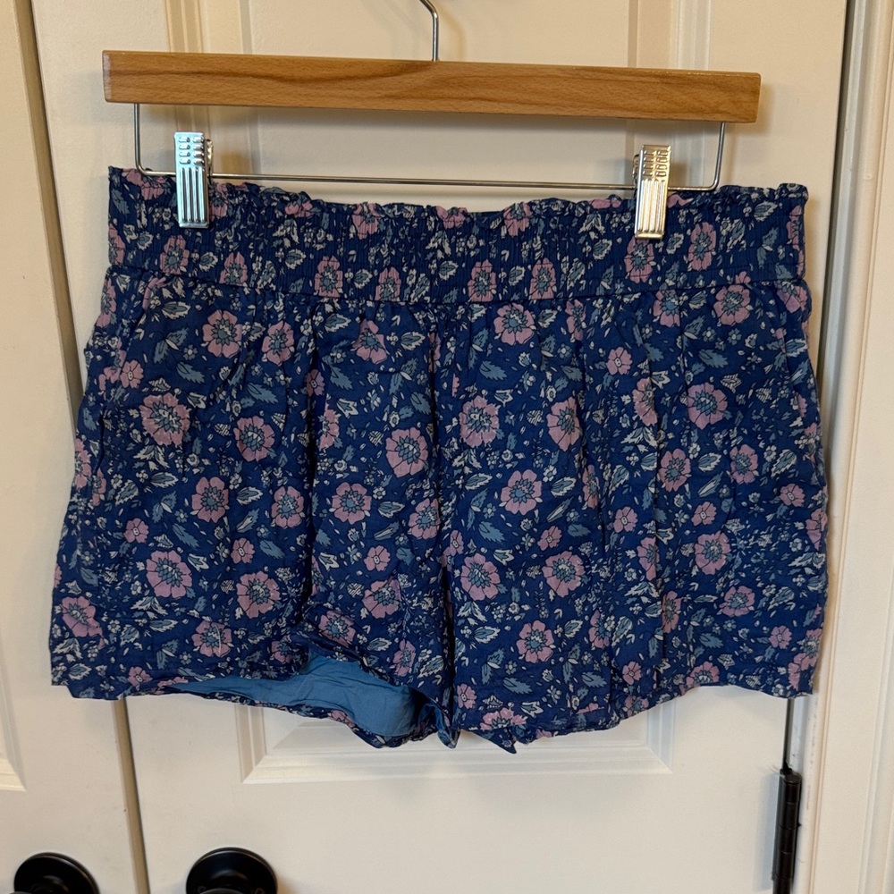 J. Crew Floral cotton Medium M  Shorts in Blue and Pink lined
